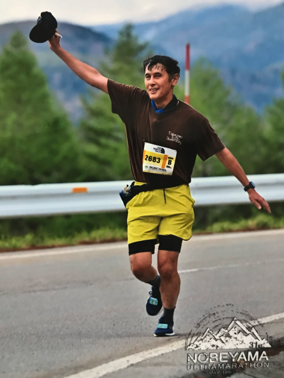 八ヶ岳をバックに撮影