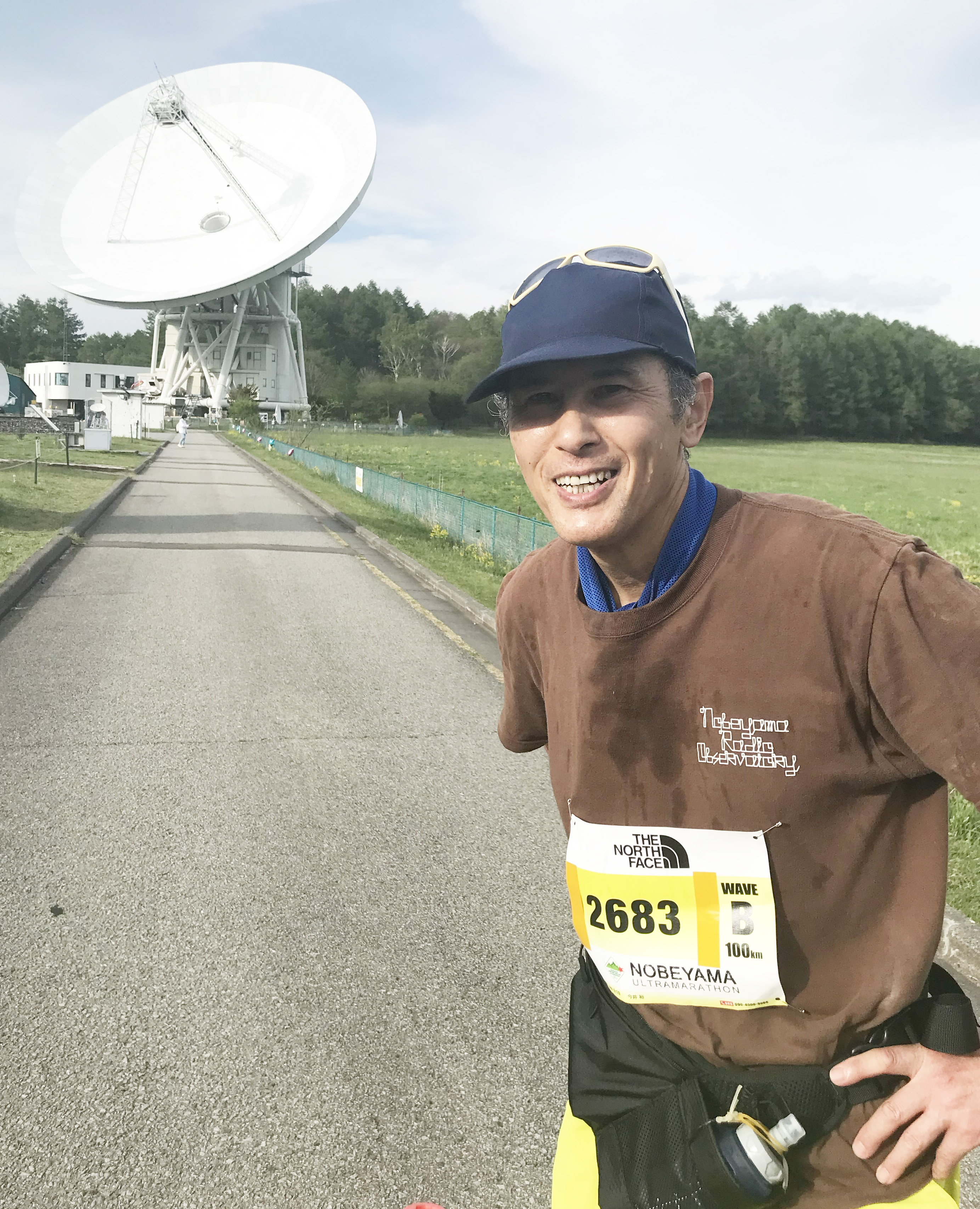 野辺山45m宇宙電波望遠鏡を入れた記念撮影